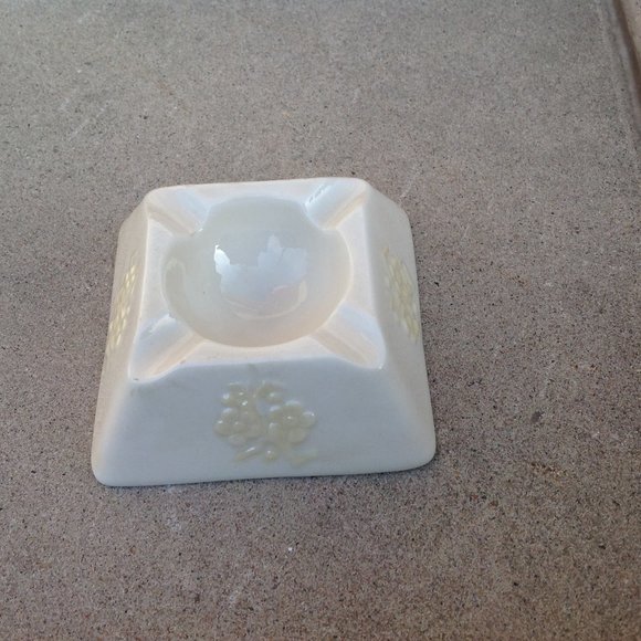 Belleek Pottery Ireland THORN 4 Well ASHTRAY (1965-1980) - Picture 7 of 16